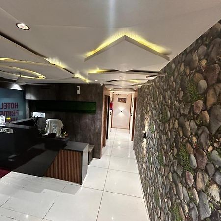 Prime View Hotel アーメダバード エクステリア 写真